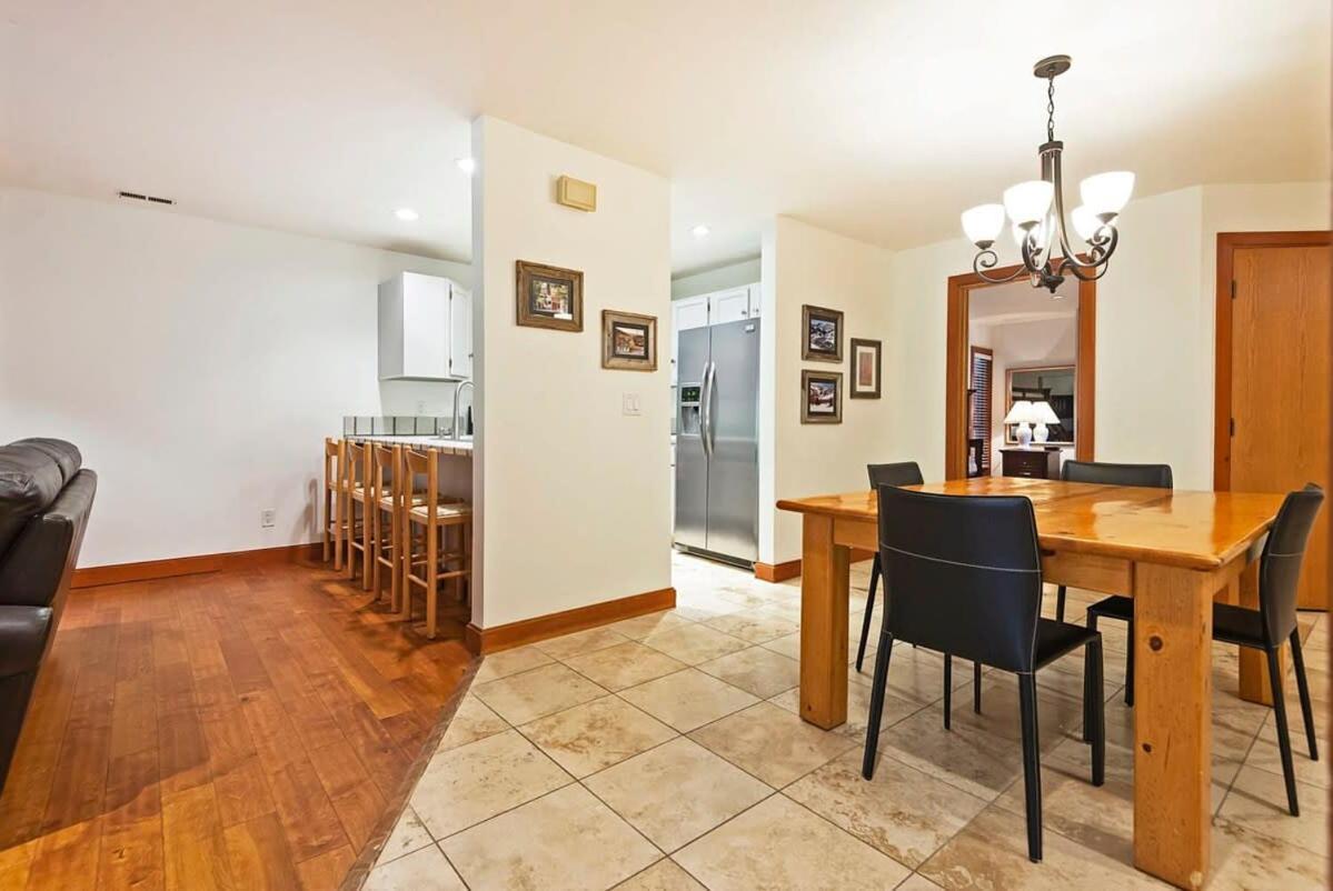 Stunning Location 2Bdr Condo Retreat パークシティ エクステリア 写真