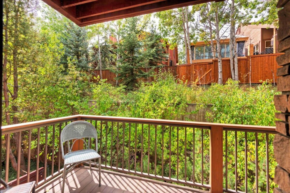 Stunning Location 2Bdr Condo Retreat パークシティ エクステリア 写真